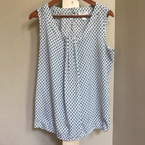 Ann Taylor LOFT: Patterned Cream Blouse